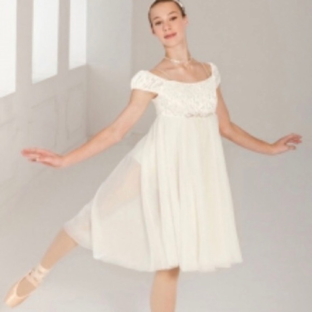 🍏2 for $30 Girl’s dance costume